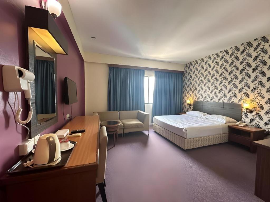 Klang Histana Hotel Экстерьер фото